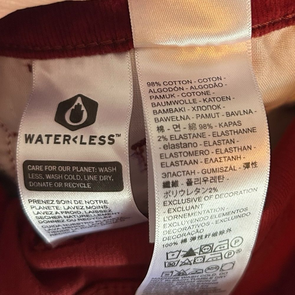 Levi's 725 High‎ Rise Bootcut Red Corduroy Women's Pants Size W33 L32 NEW Tall - Picture 10 of 10